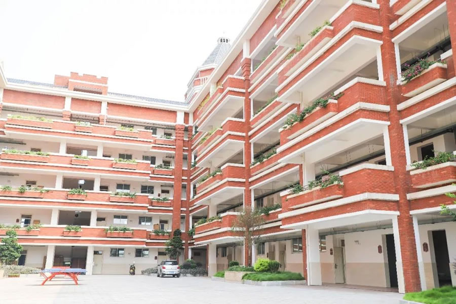 宜賓東辰國際學校