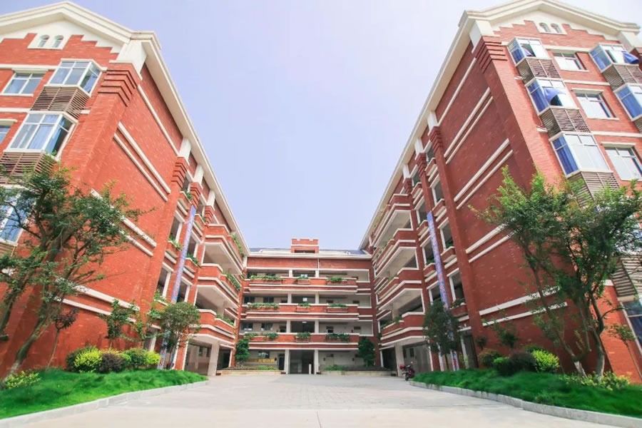 宜賓東辰國際學校