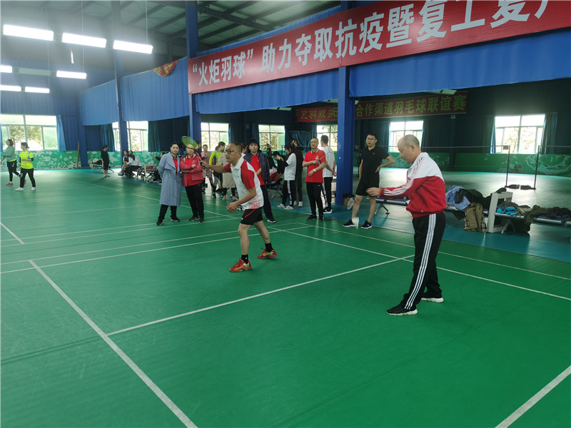 強強聯手，誰與爭鋒