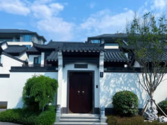悠享庭院，擁自然入懷，花香草綠涵養自然